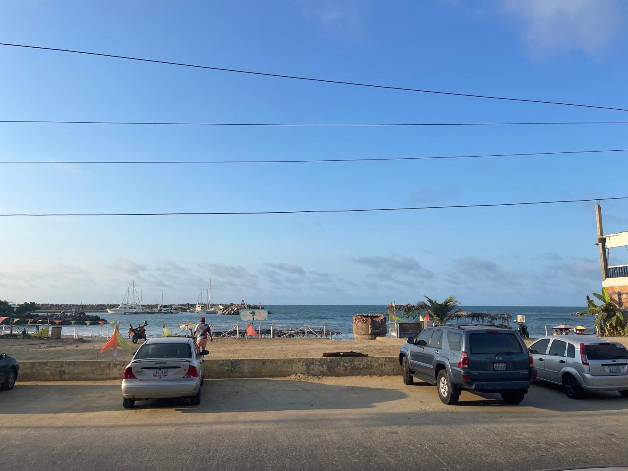 Hotel Brisas Del Mar 2022 Catia La Mar Ngoại thất bức ảnh
