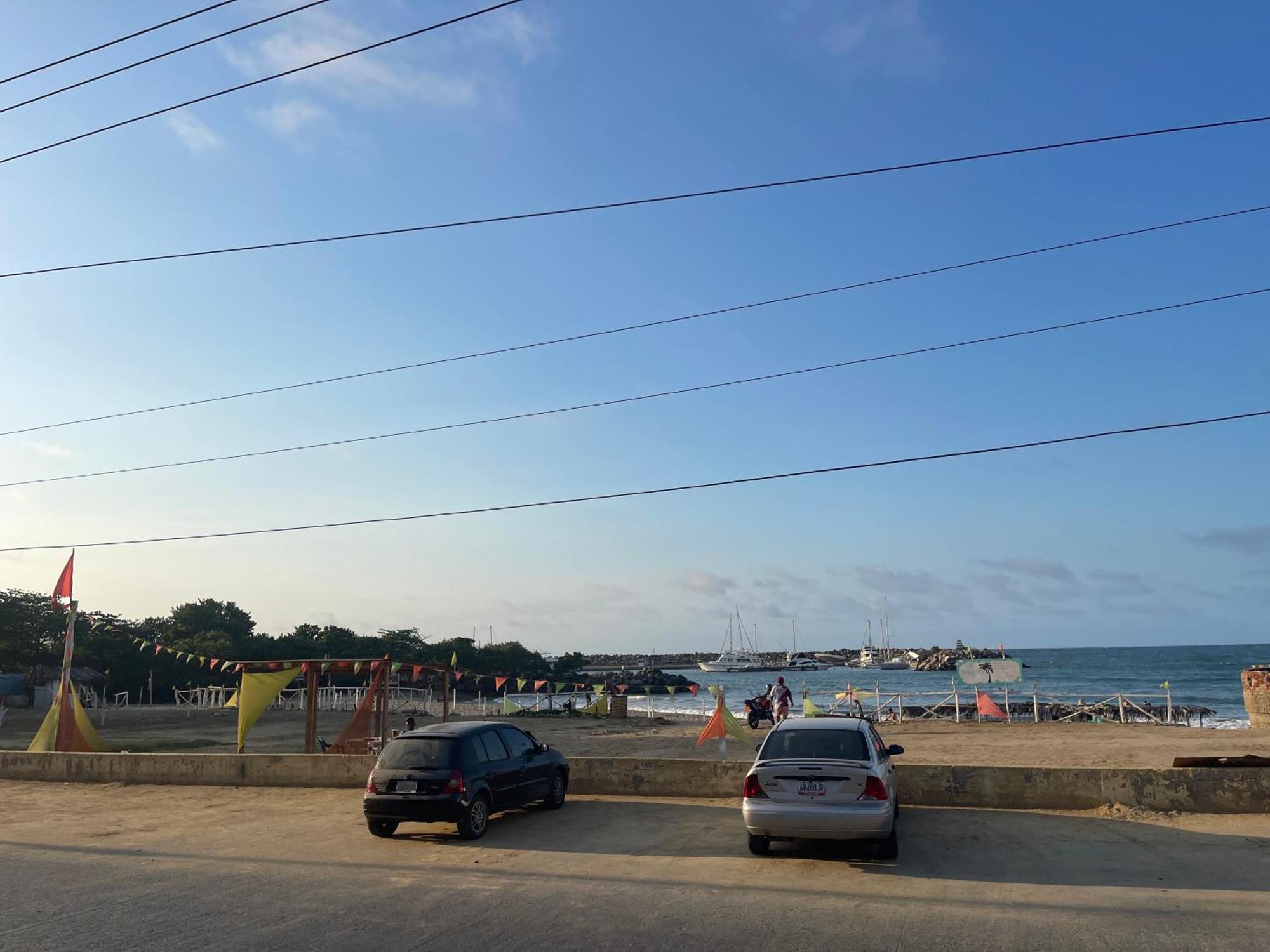 Hotel Brisas Del Mar 2022 Catia La Mar Ngoại thất bức ảnh